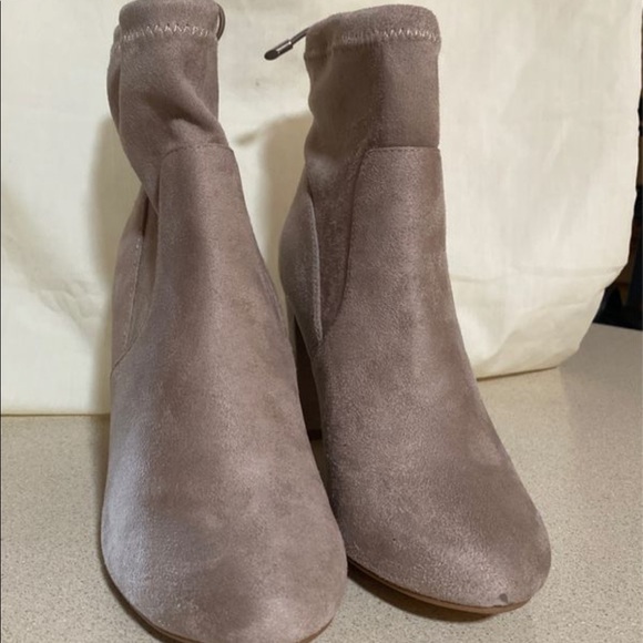 Nine West “Bordeaux” booties - Picture 2 of 5